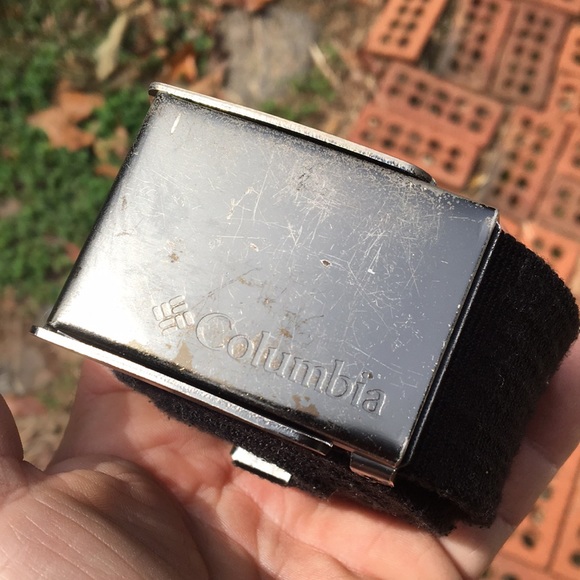 Columbia web belt 1.5”x46” black w gunmetal black buckle bottle cap opener - Picture 13 of 15